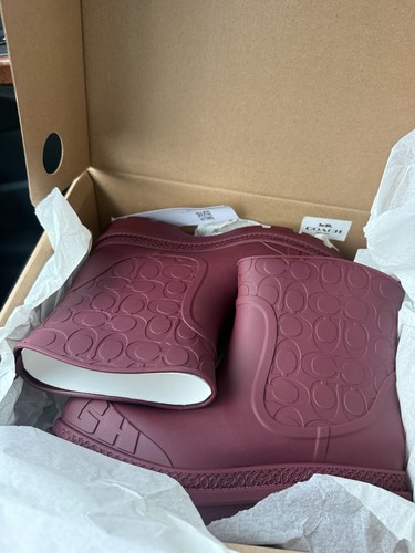 Coach women boots size 8b - size,